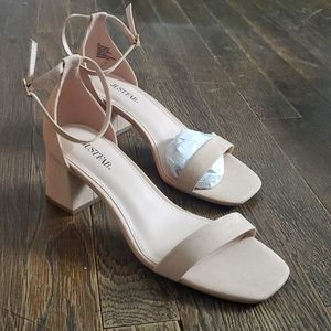 Chunky heel suede dress shoe